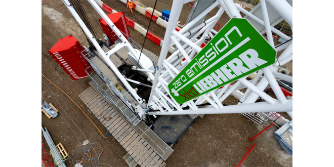 The UK’s first fully electric crawler cranes start work on HS2