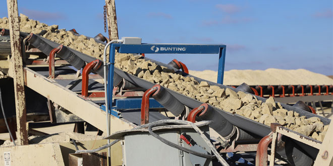 40-Year Old Hillhead Still Attracts Bunting