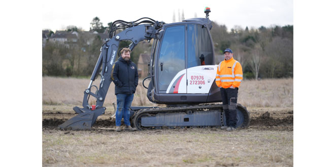 Specialised Groundcare maximises efficiencies with Mecalac 8MCR
