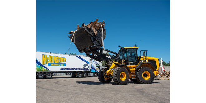 Waste management company McKinstry Group buys JCB 427 Wastemaster
