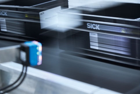 SICK Brings Liquid Lens Technology to its Smallest Lector Code Reader