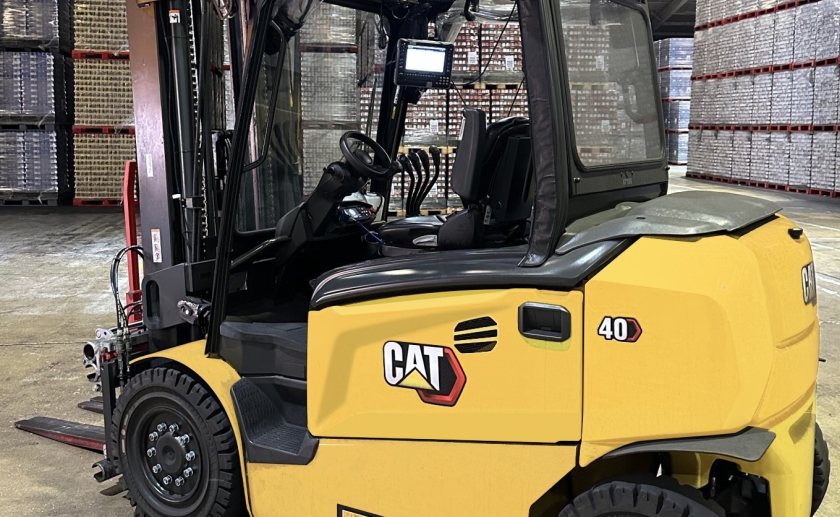 The new fleet comprises 60 electric forklifts