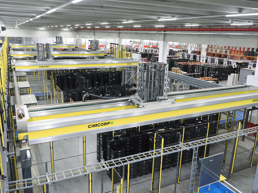 The Oranienburg fulfilment centre processes around 29,000 fruit and veg units every day