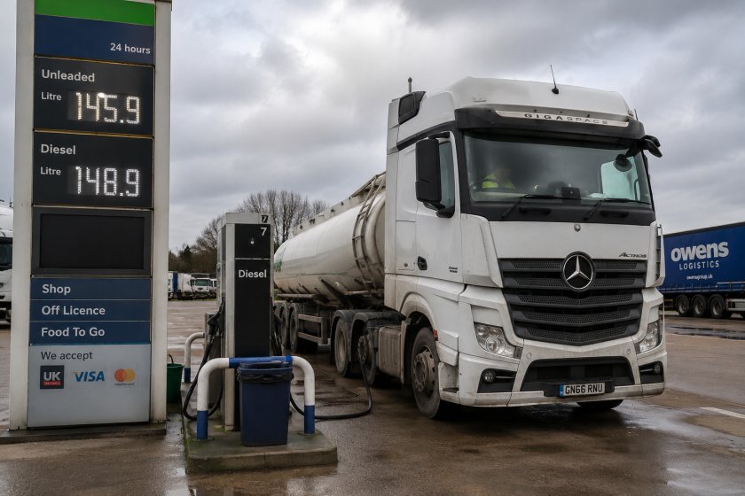 Logistics sector urges Reeves to scrap fuel duty rise