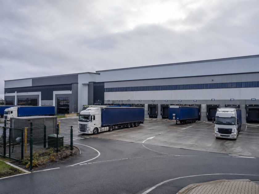 Grid delays leave warehouses relying on temporary power