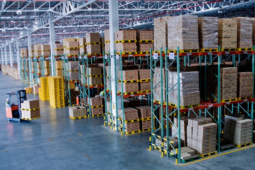 The platform includes automated alerts, repair management and historical inspection records to support warehouse safety and compliance