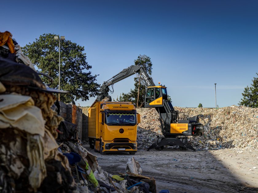 Hyundai has launched its new 28-tonne HW270A MH materials handler, designed for heavy-duty lifting and loading operations
